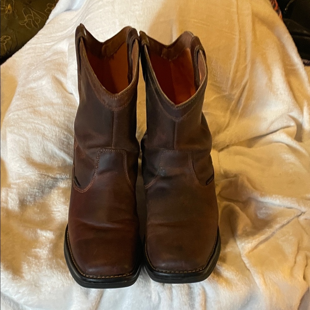 Men's Classic Brown Western Bootsin good condition